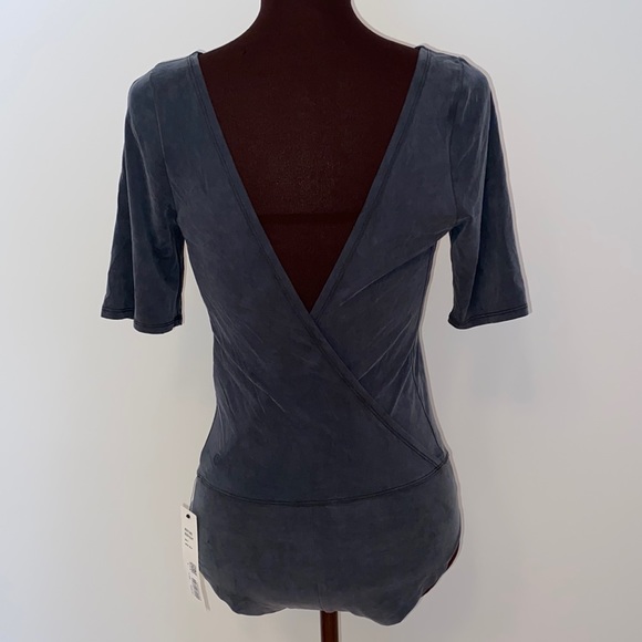 lululemon lab Restore Bodysuit Melanite Size 8 NWT - Picture 2 of 9